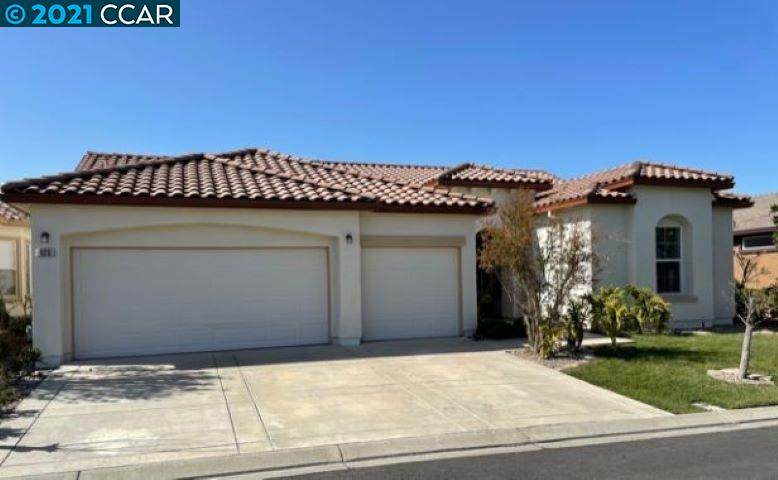 323 Spyglass Dr - Photo 1