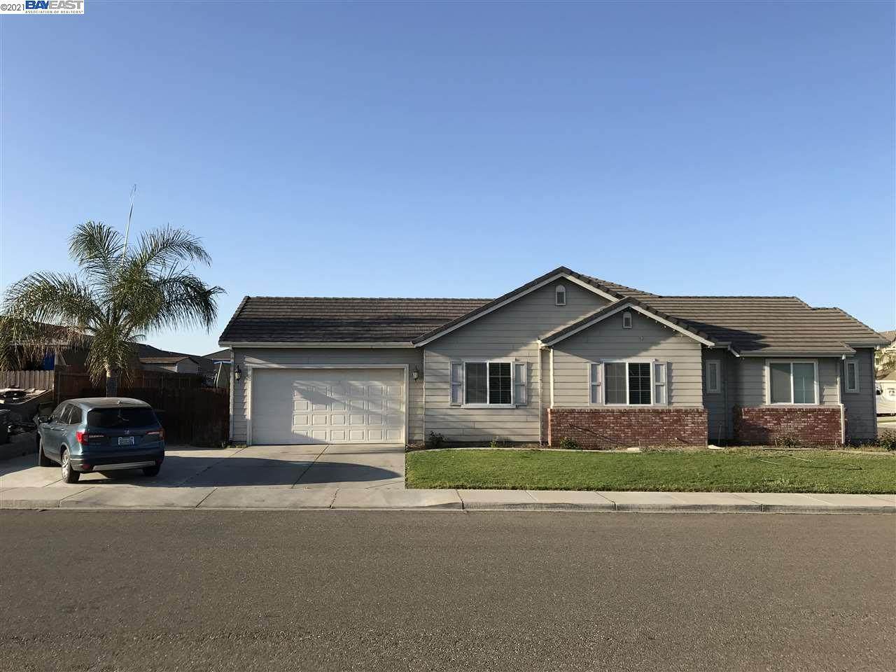 1075 Dallas Dr - Photo 1