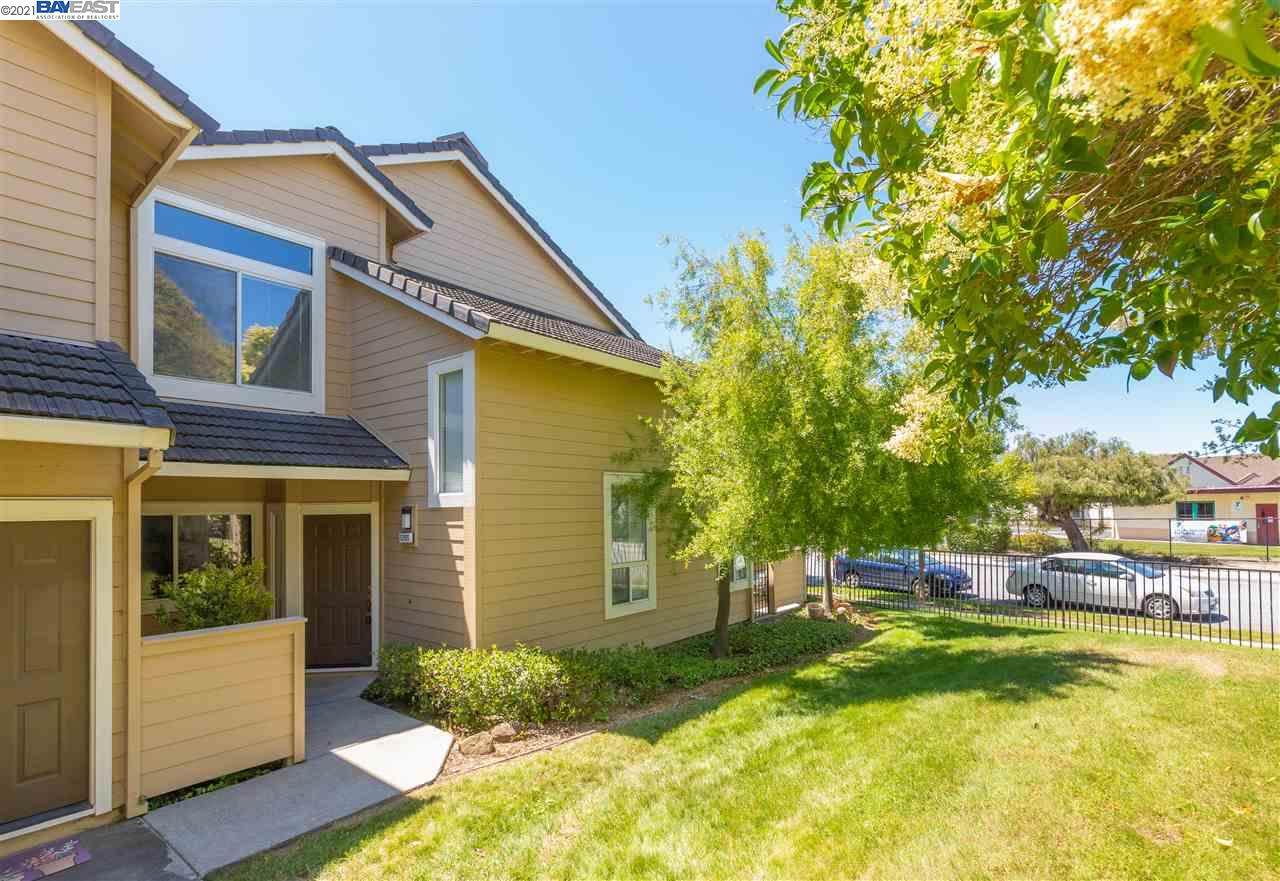 5265 Fairbanks Cmn - Photo 1