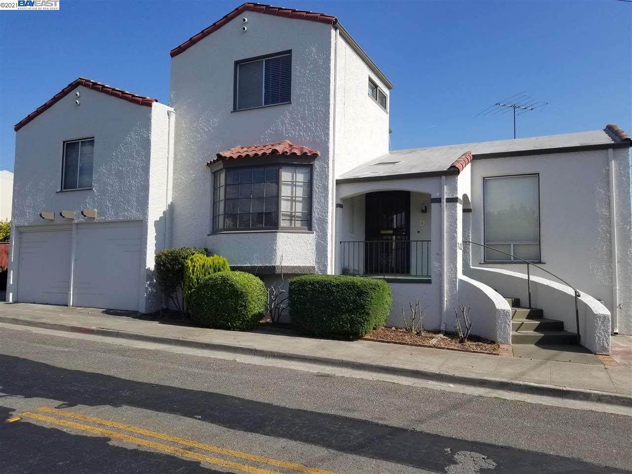 1482 Lincoln - Photo 1