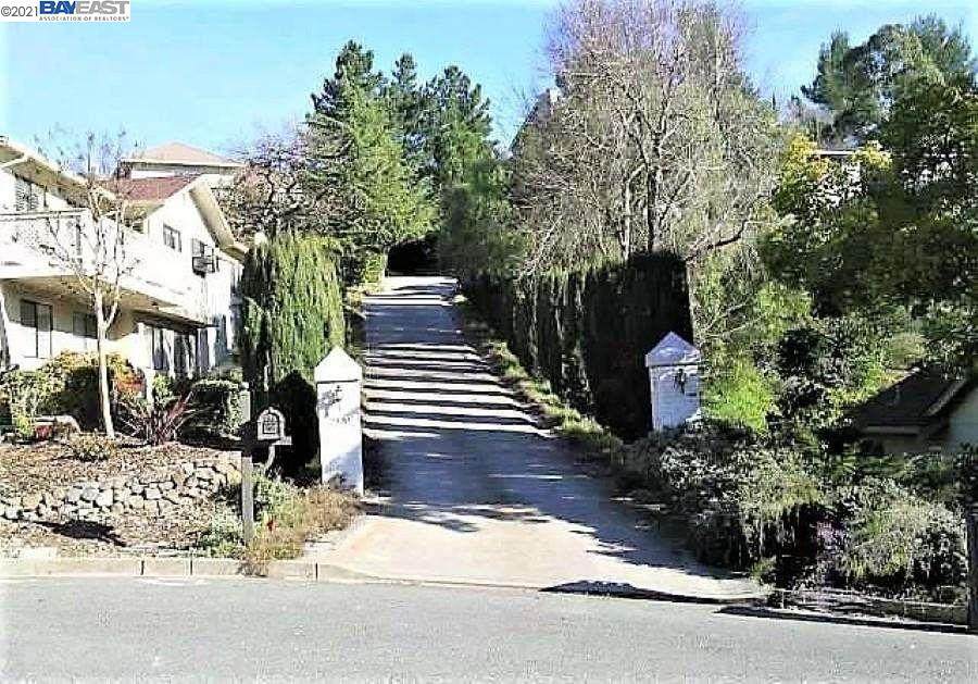 2320 Oakvale Rd. - Photo 1