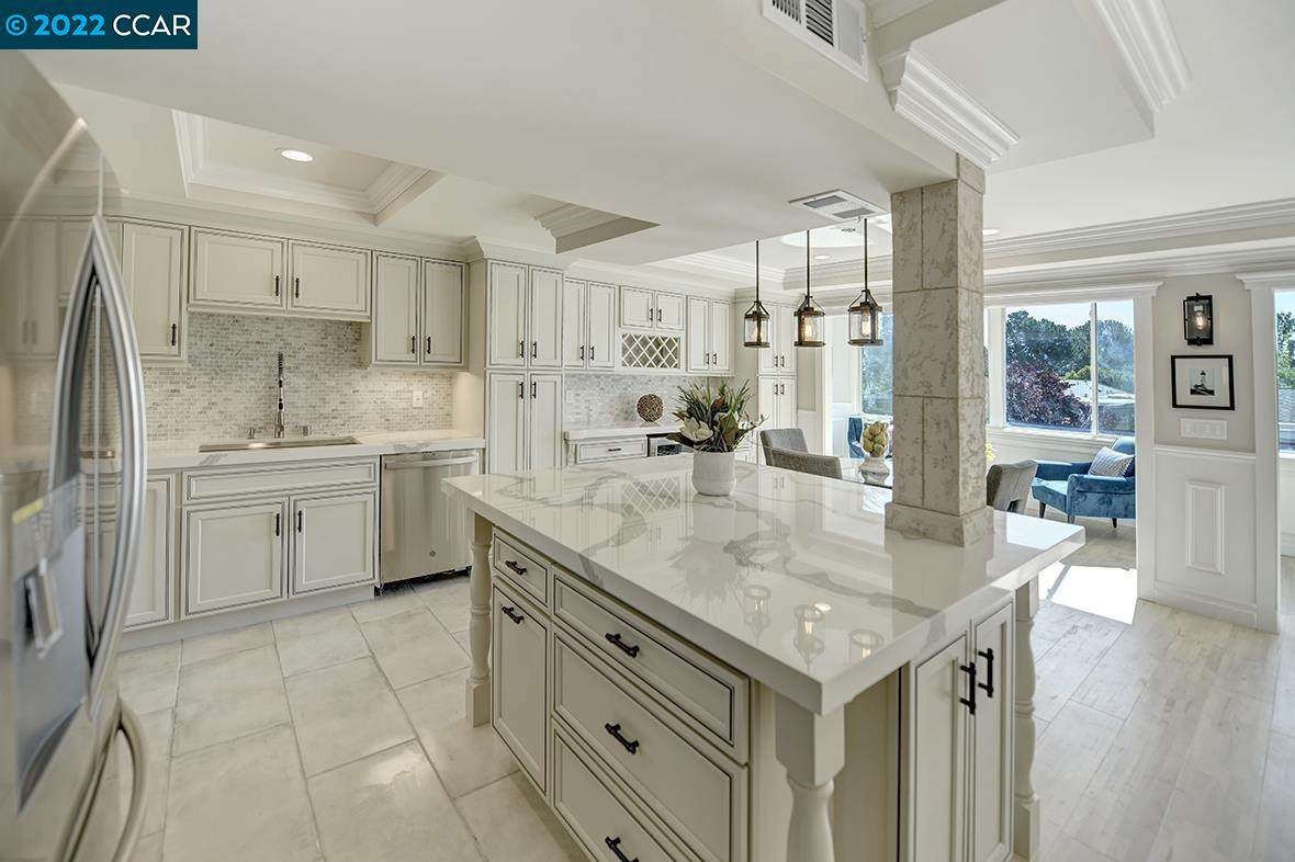2400 Pine Knoll - Photo 1