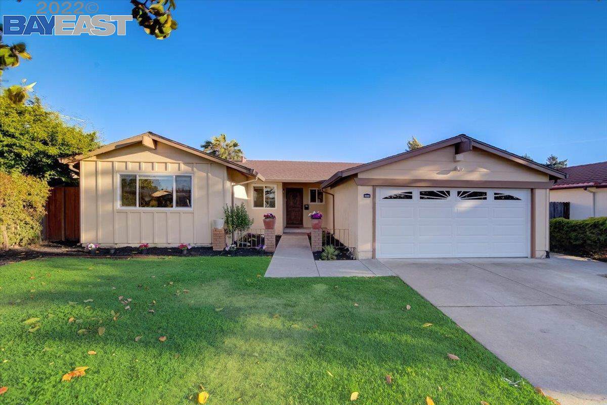 32395 Sheffield Ln - Photo 1