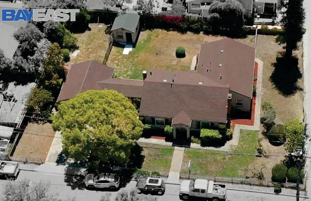 40915 Lincoln St - Photo 1