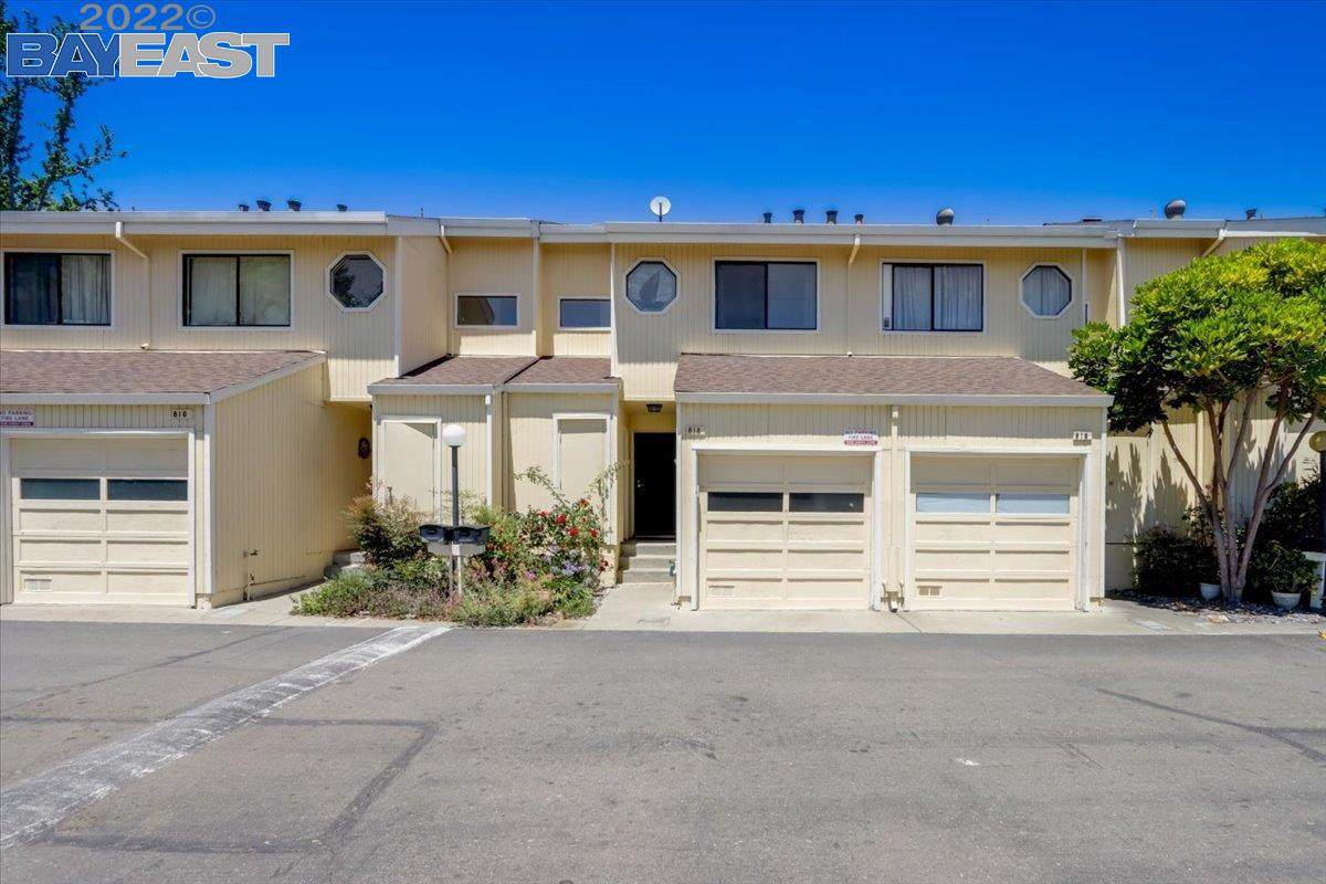 814 Voyager Way - Photo 1