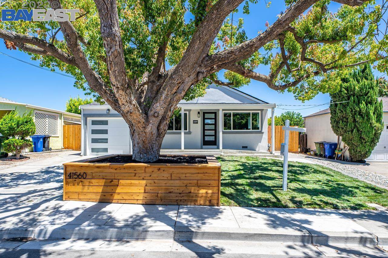 41560 Beatrice St - Photo 1