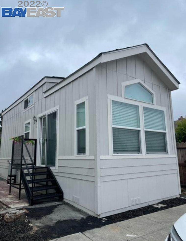1468 Grand Ave - Photo 1