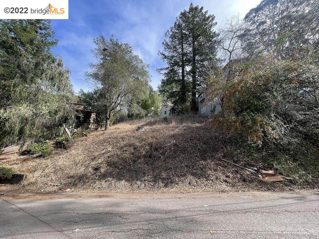 1375 Queens Rd - Photo 1