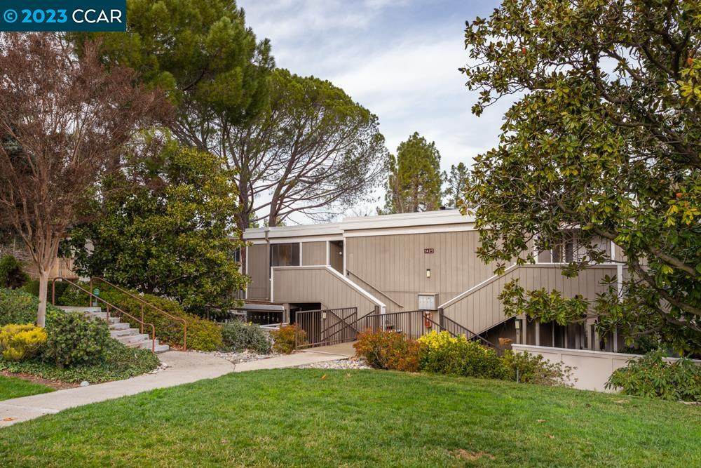 1425 Canyonwood Ct - Photo 1
