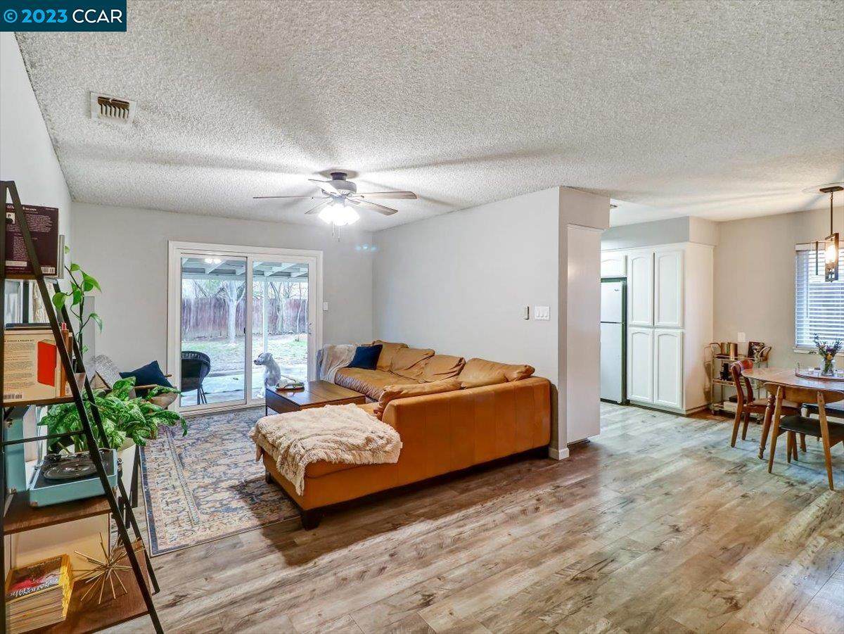 7005 Woodmore Oaks Dr - Photo 1