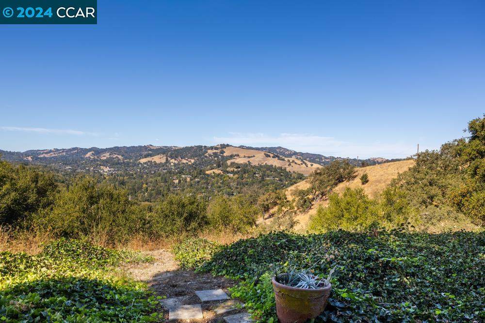 1284 Skycrest Dr - Photo 1