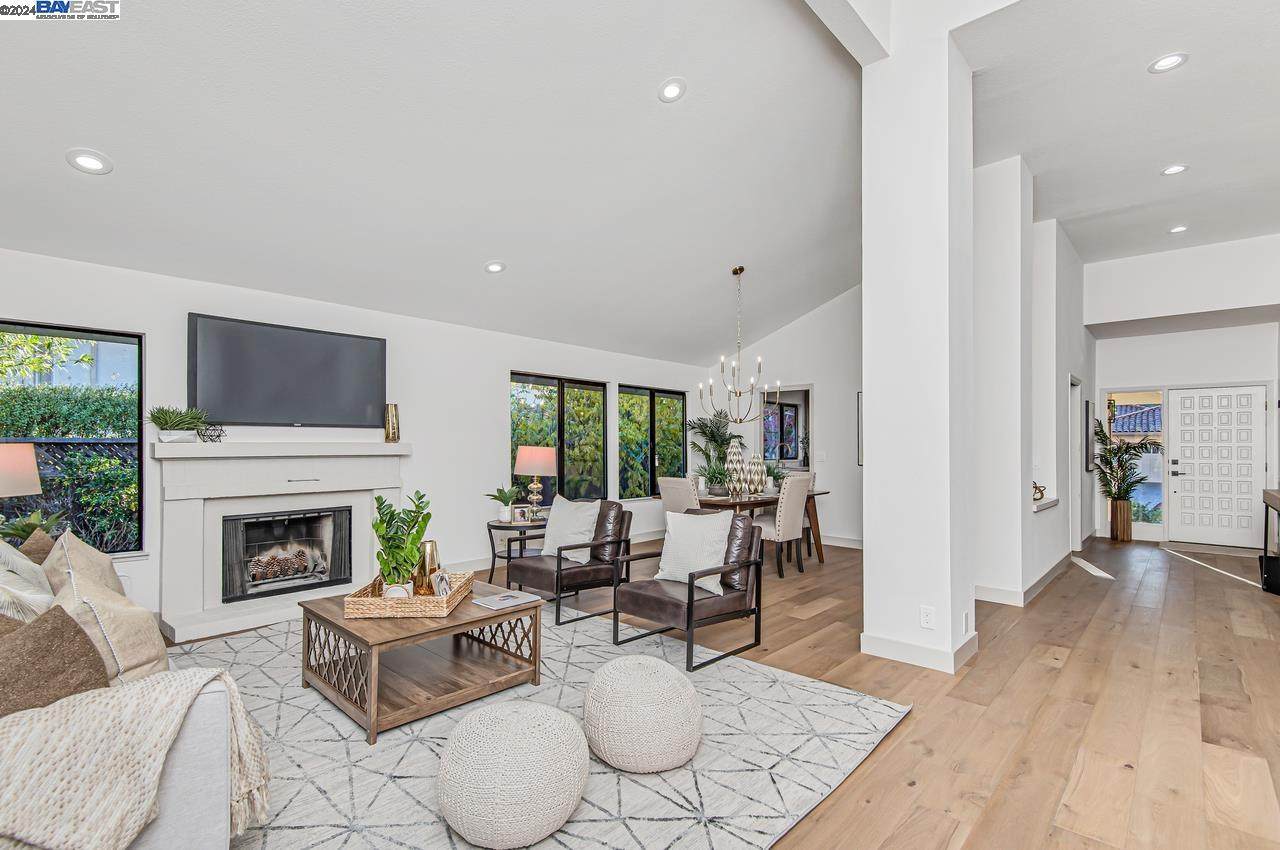 324 Live Oak Dr - Photo 1