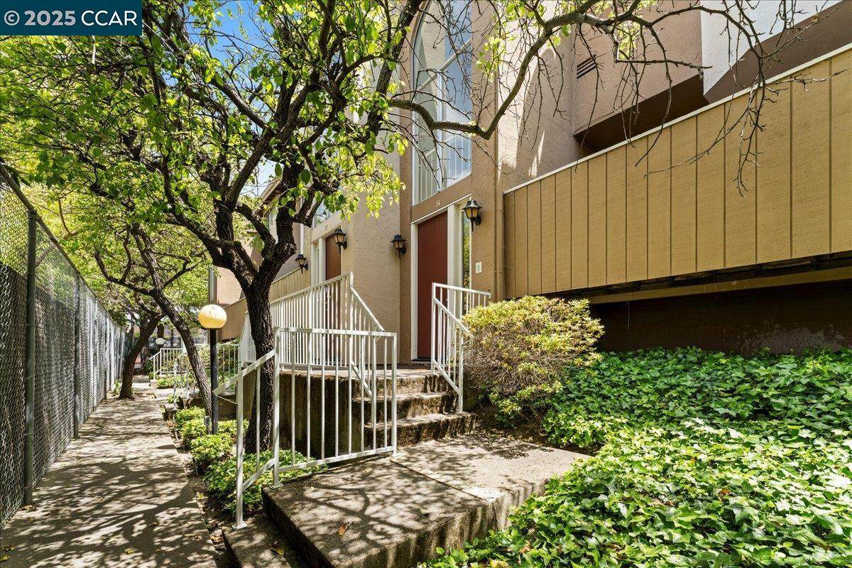 2121 Vale Rd - Photo 1