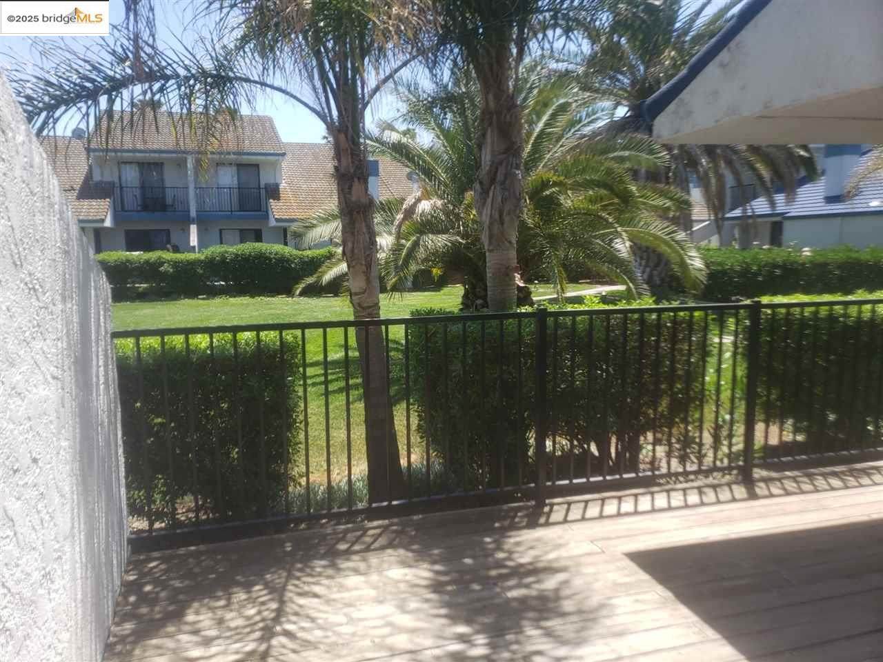 1515 Trawler St - Photo 1