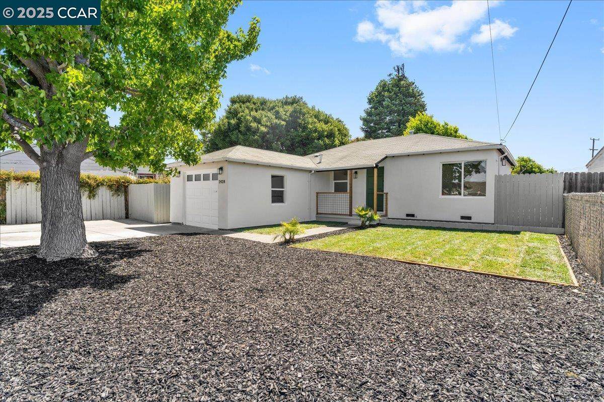 2428 Clare St - Photo 1