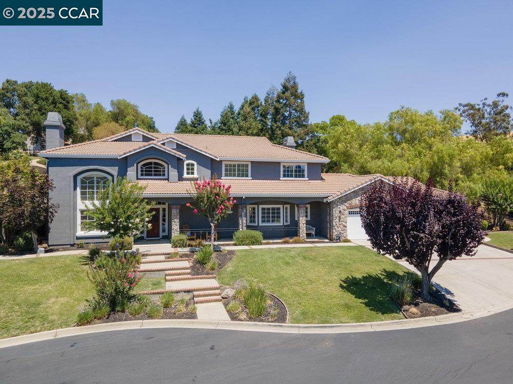 825 Bertram St - Photo 1