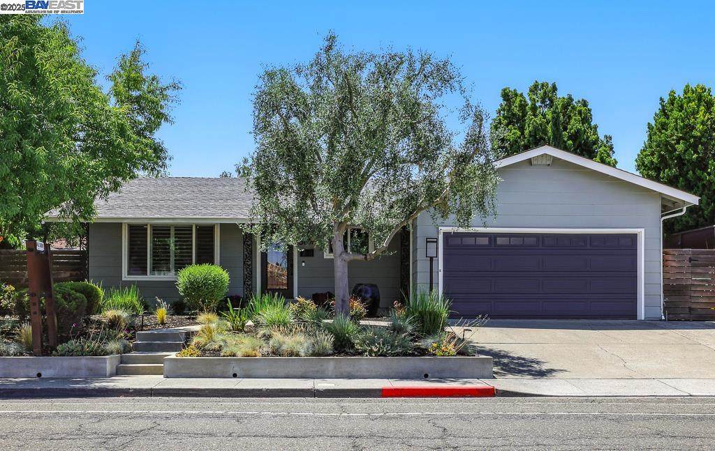 3676 Vineyard Ave - Photo 1