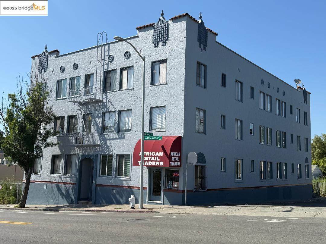2240 Macarthur Blvd - Photo 1