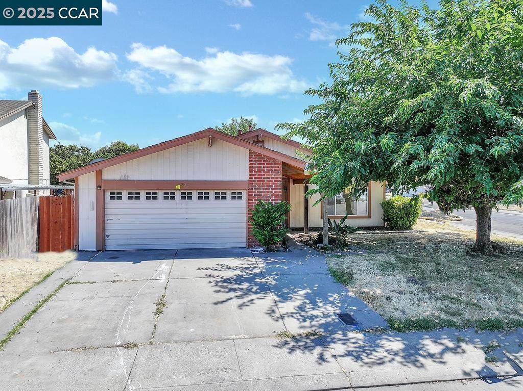 302 Lisa Ct - Photo 1