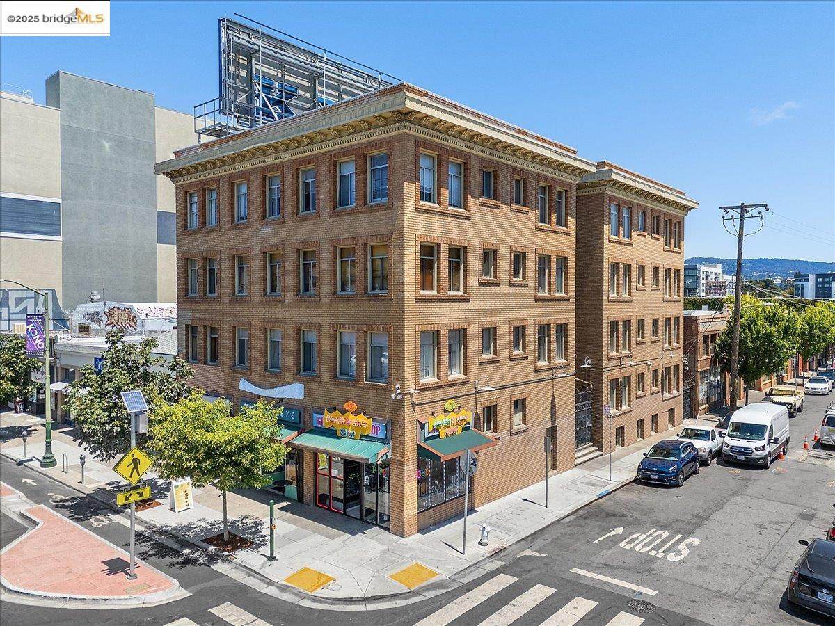 498 25th Street - Photo 1