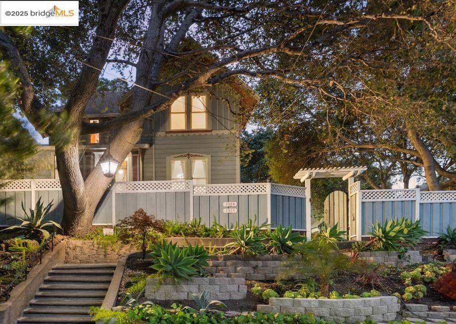 1924 7th Ave - Photo 1