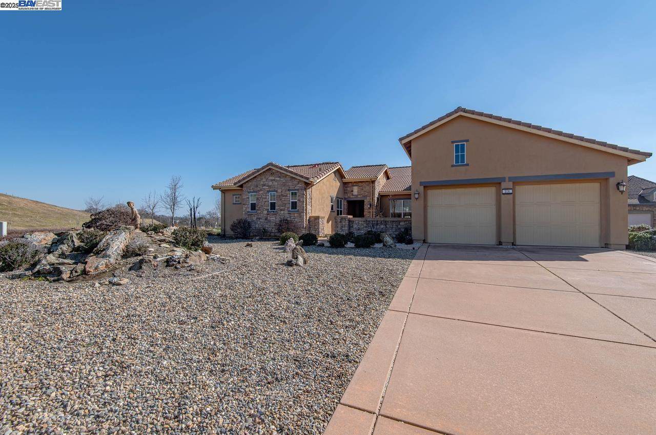 106 Glen View Ct - Photo 1