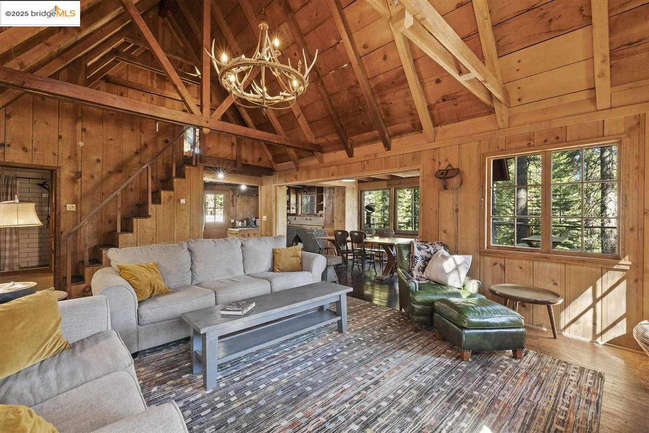 73 Pinecrest - Photo 1