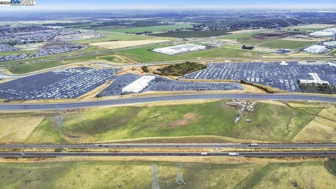 25559 International Pkwy - Photo 1