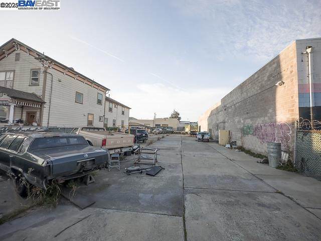 1041 7Th Ave - Photo 1
