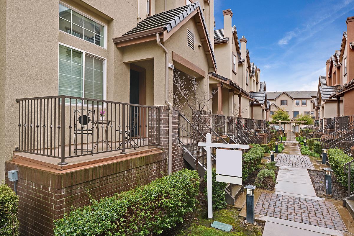 1027 Chalcedony Terrace - Photo 1
