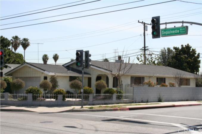 802 Sepulveda Boulevard - Photo 1