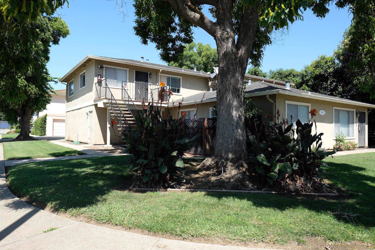 6685 Imperial Drive - Photo 1
