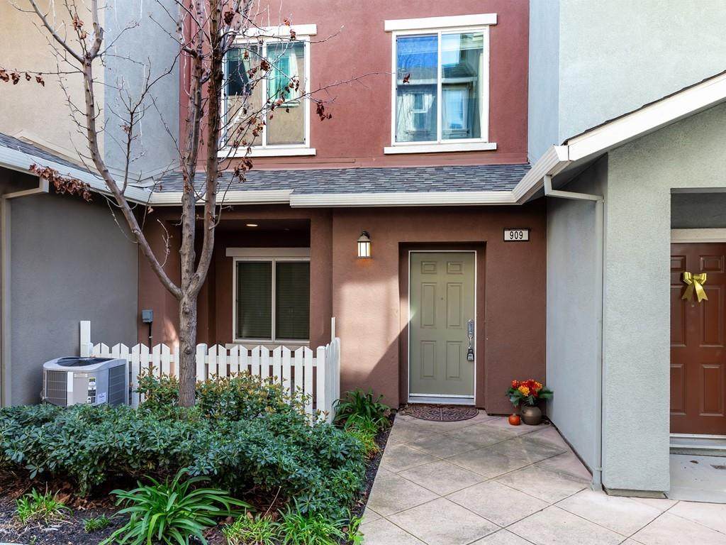 909 Alta Mar Terrace - Photo 1