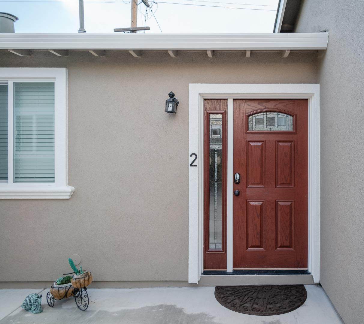 879 Linda Vista Avenue - Photo 1