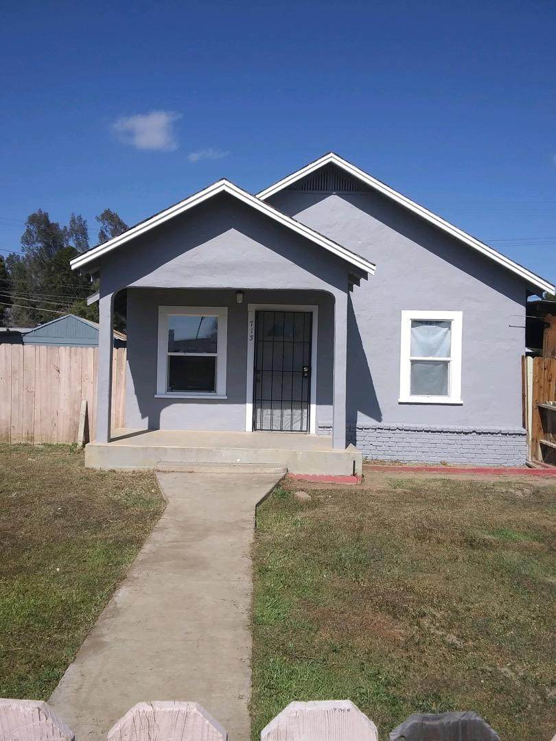 715 E Valley Street - Photo 1