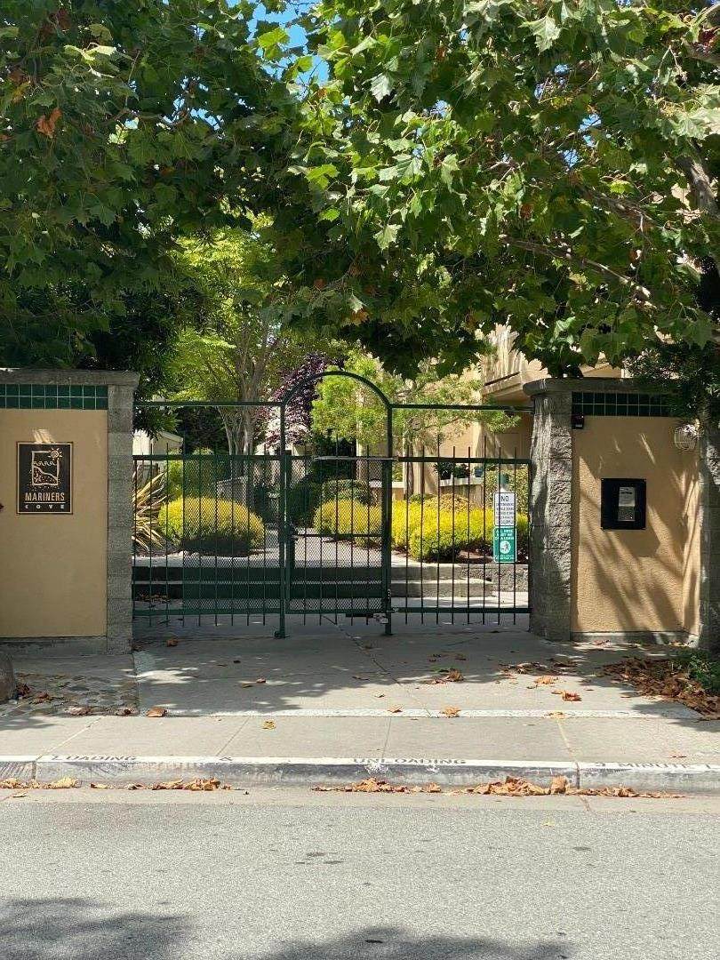 186 Everson Drive - Photo 1