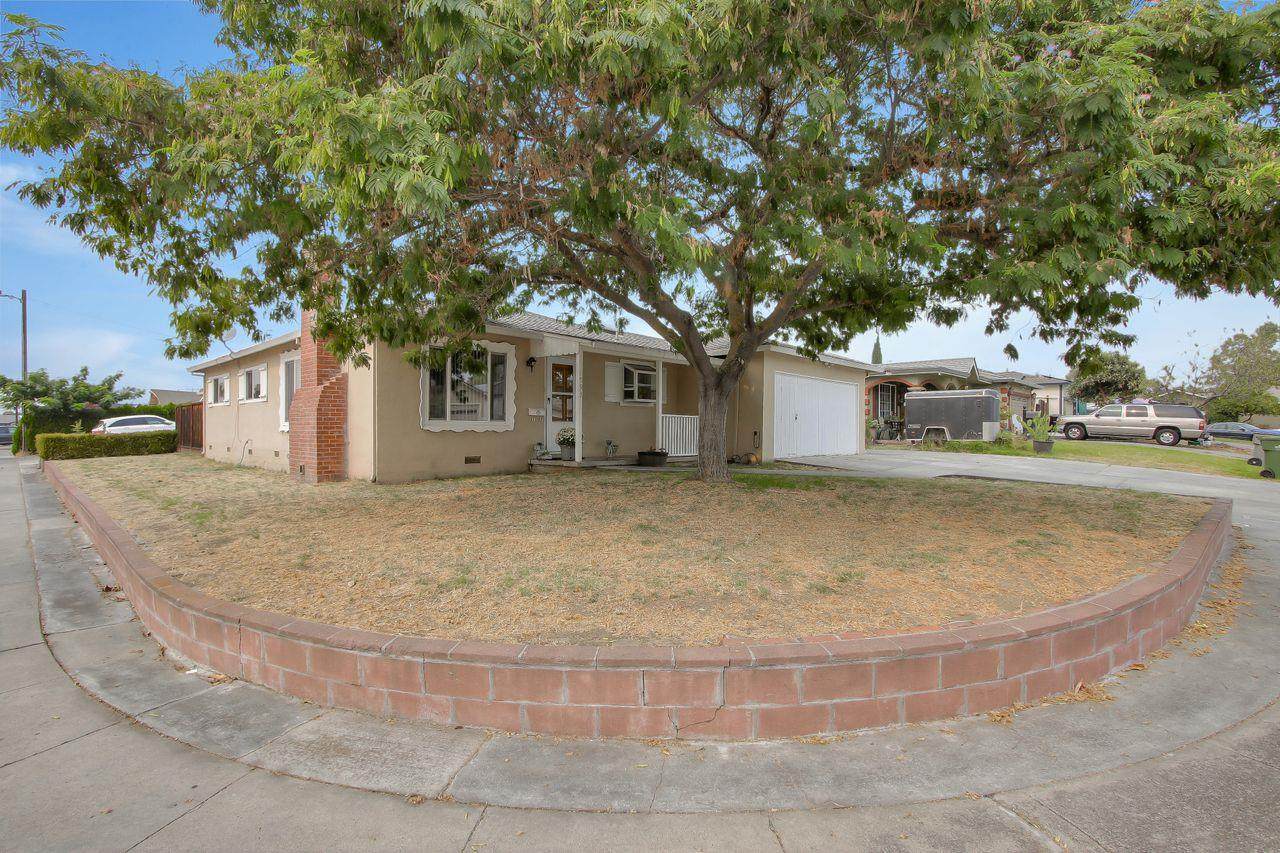 1593 Amesbury Way - Photo 1