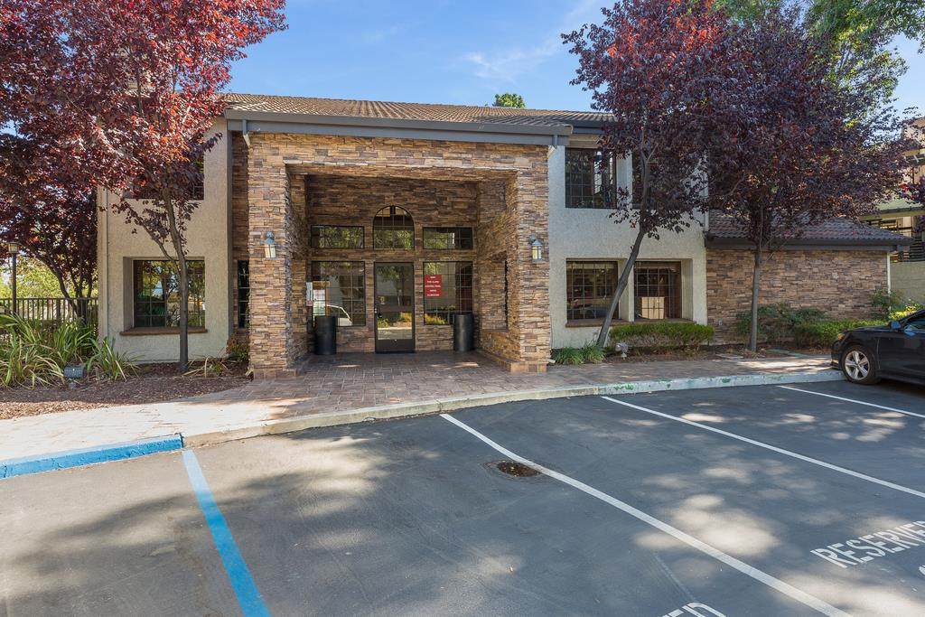 880 Fremont Avenue - Photo 1