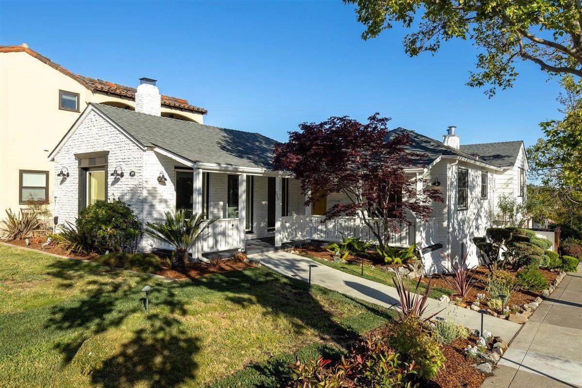 500 Hillcrest Boulevard - Photo 1