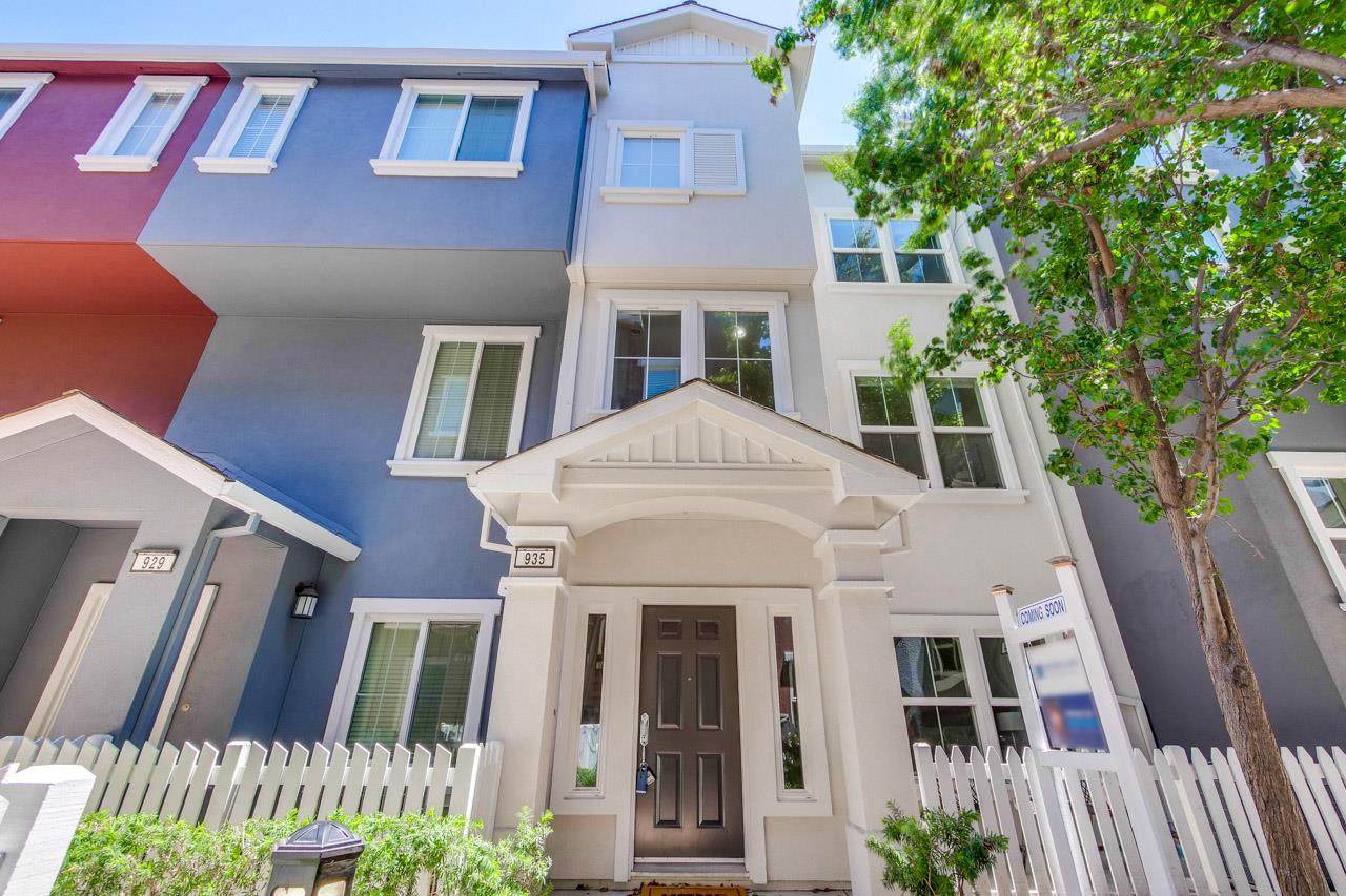 935 Alegre Place - Photo 1