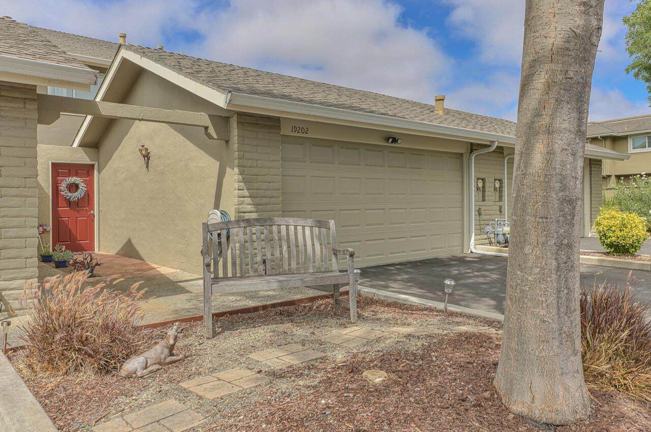 19202 Creekside Lane - Photo 1