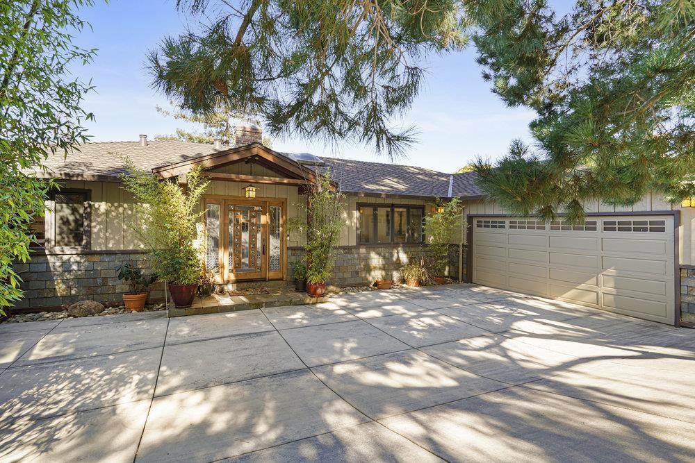 732 Knoll Drive - Photo 1