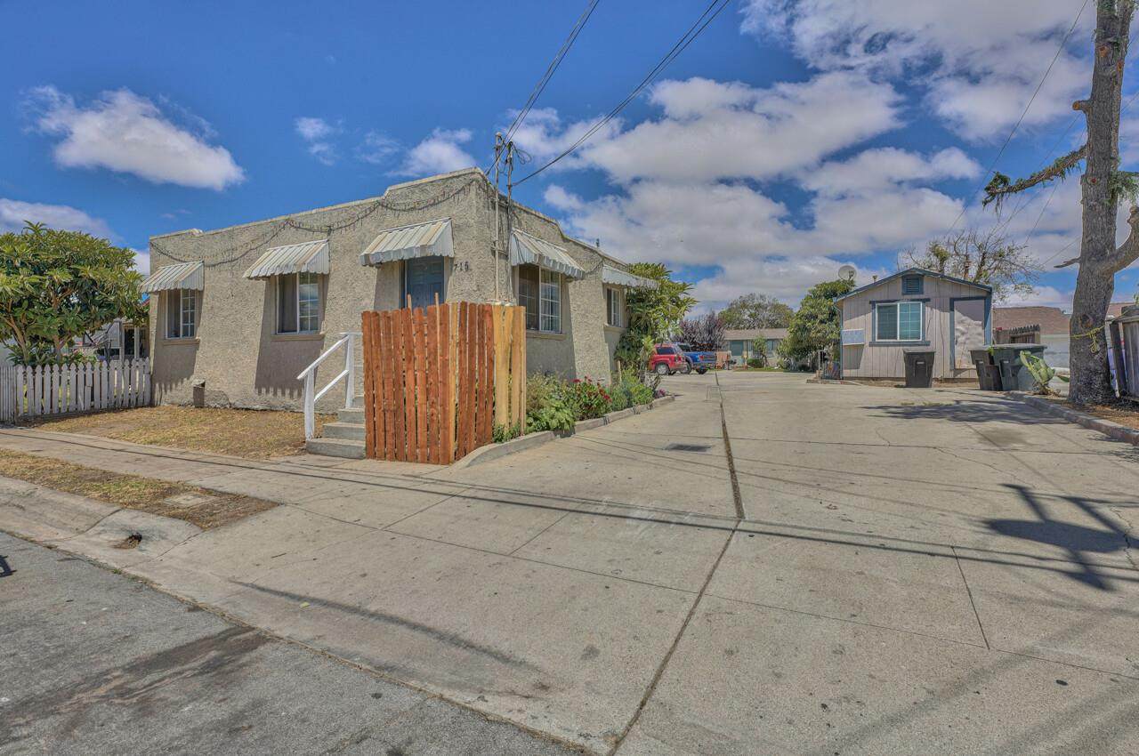 715 East Street - Photo 1