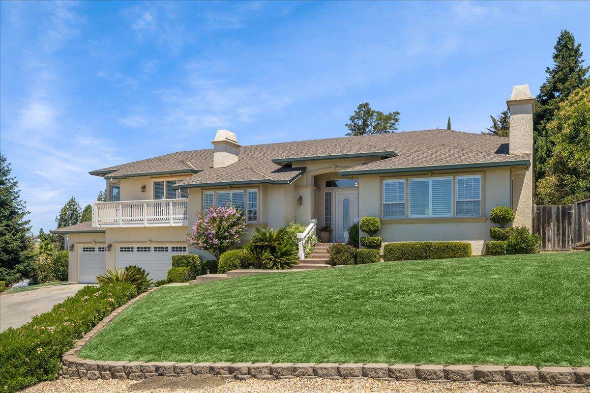16610 Oak View Circle - Photo 1
