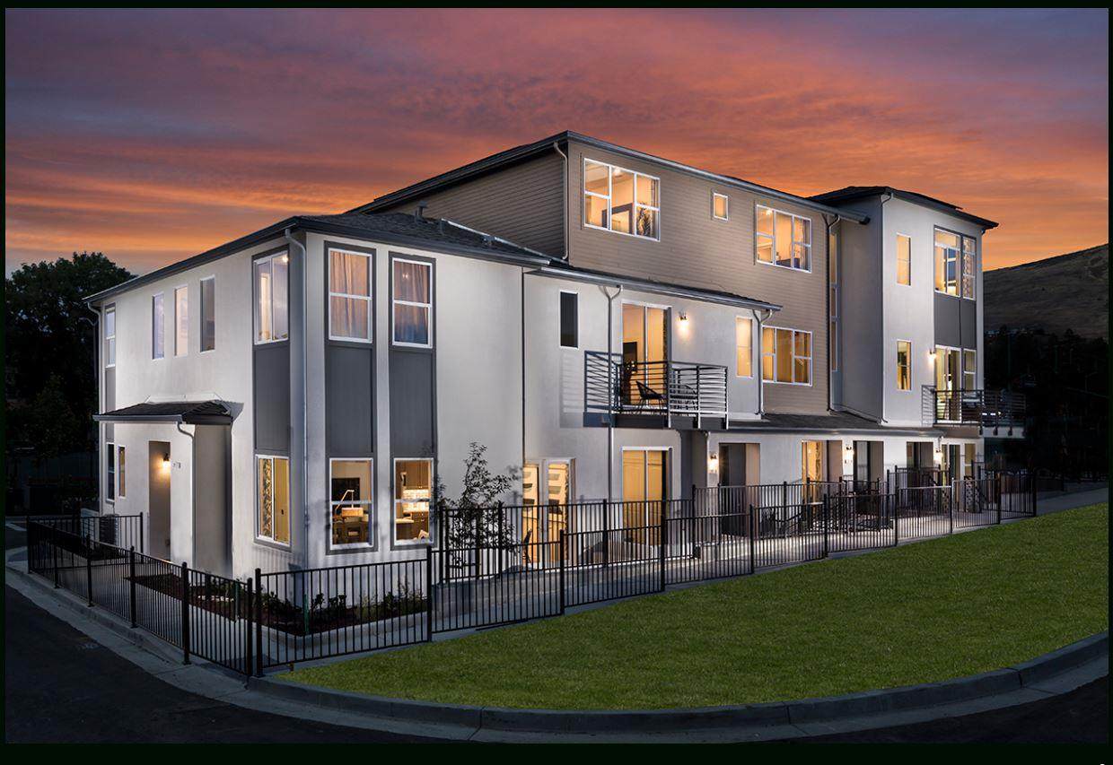 429 Industrial Parkway - Photo 1