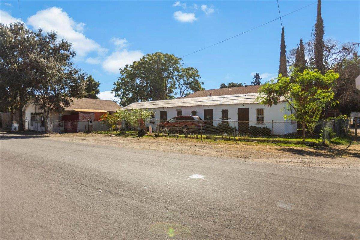 1450 Belvedere Avenue - Photo 1