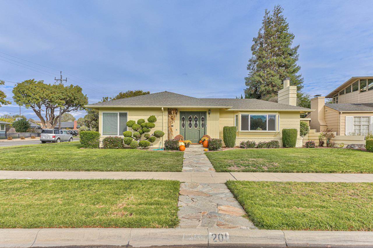 201 San Juan Drive - Photo 1