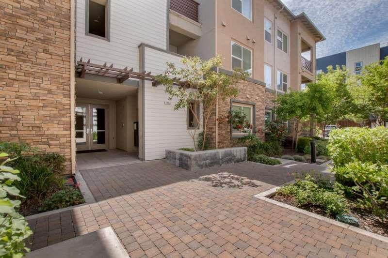 1130 Karby Terrace - Photo 1