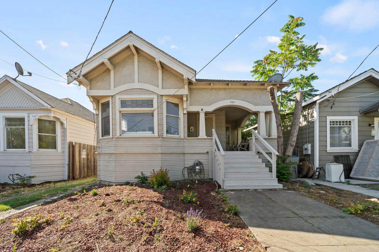 484 Saint John Street - Photo 1