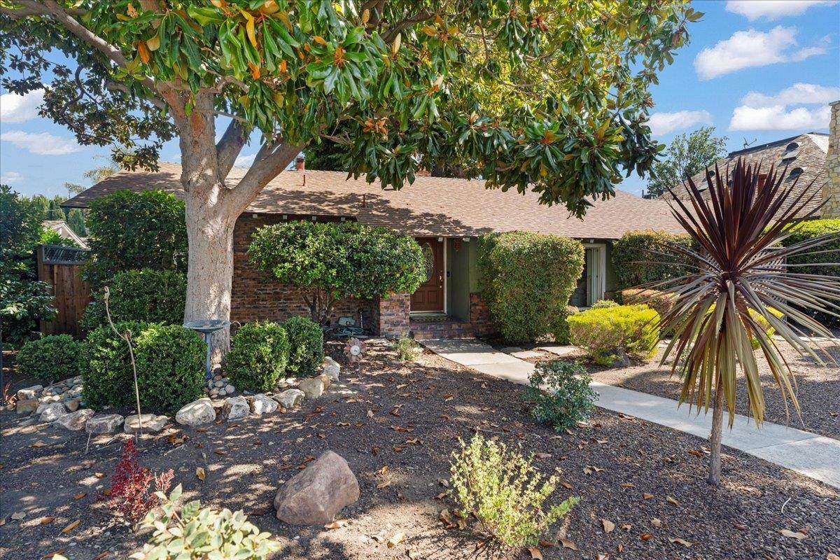 1829 Cabana Drive - Photo 1